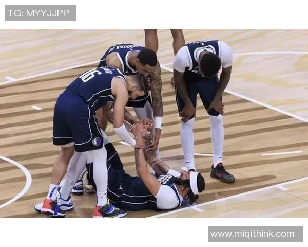 腾讯火箭与独行侠激战正酣NBA赛季精彩对决引发球迷热议